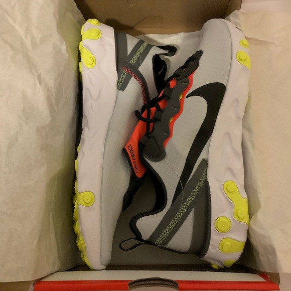 New Nike React 55 SE - Picture 2 of 5